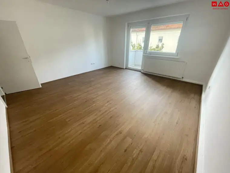3 Zimmer-Wohnung mit südseitigem Balkon!