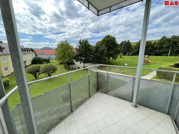 Ab 01.11.2025! Schöne Familienwohnung inkl. Balkon und Carport!