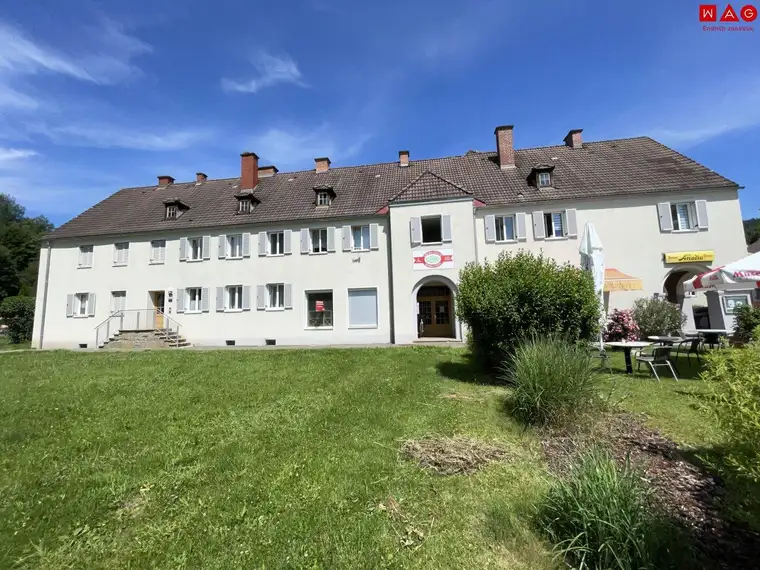 Günstige Geschäftsräume/Studio mit Auslage in großer Siedlung!