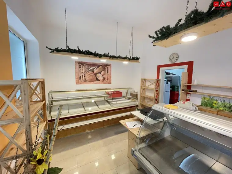 Schönes, einladendes und günstiges Geschäftslokal/Studio mit Auslage in großer Siedlung!