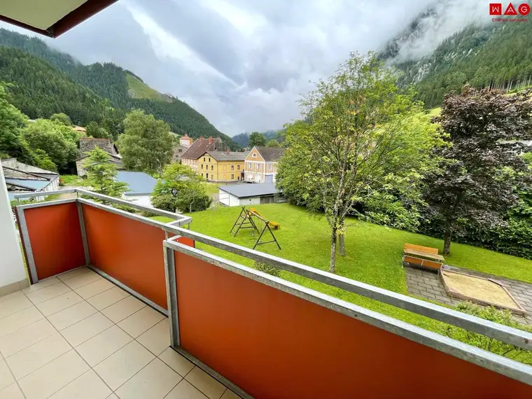 Günstige 3-Raumwohnung mit Loggia!