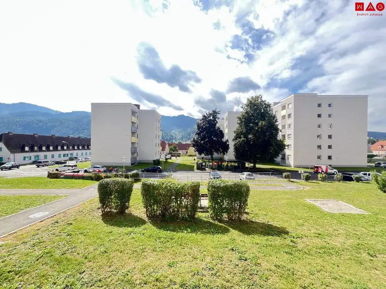 Sanierte Großraumwohnung auf 127m²! 5-Zimmerwohnung mit Loggia