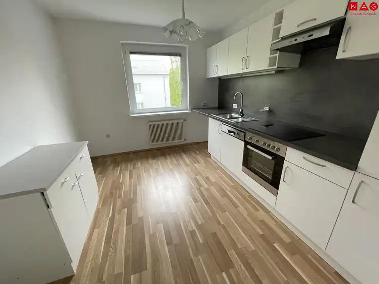 Helle 3 Zimmerwohnung mit Balkon!