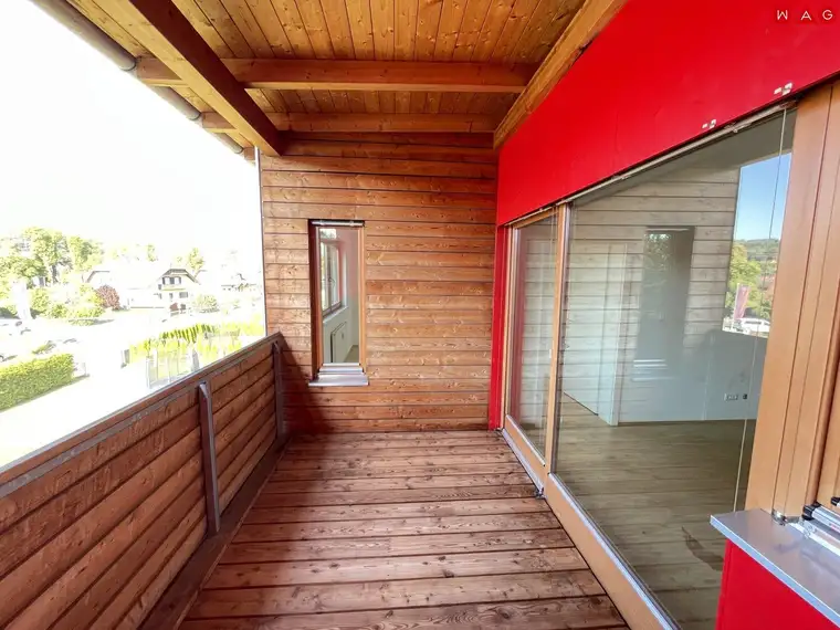 Eigentumswohnung mit Super-Fernblick von der Loggia, 3 Zimmer, zentrumsnah!