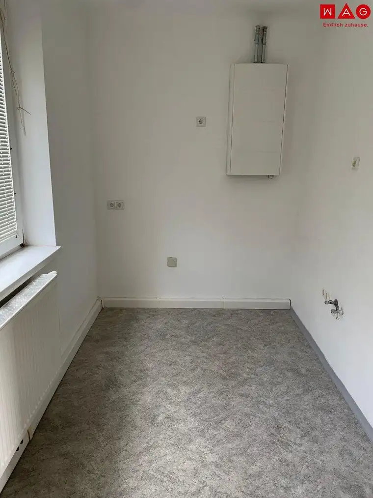 Jetzt einziehen &amp; sparen! Sommeraktion: 1 Monat mietfrei! Helle, praktisch geschnittene 2-Raum-Wohnung in ruhiger und beliebter Lage von Wels – Heizkosten inklusive!