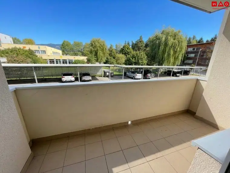 Sonnige Zweizimmerwohnung mit Balkon!