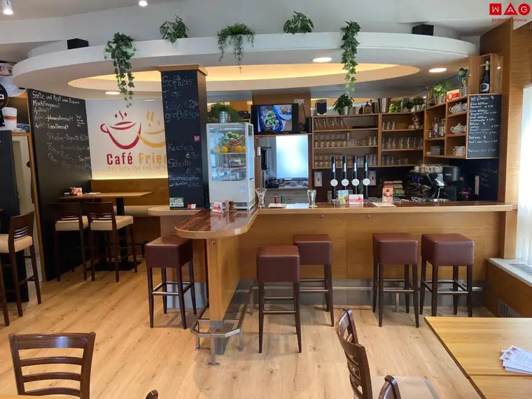 Gastronomiefläche / "Cafe Friends" in Linz / Bindermichl - Keferfeld - auf Wunsch voll ausgestattet mit attraktivem Gastgarten – 81,28 m² | Barrierefrei | Aufsperren &amp; Losstarten