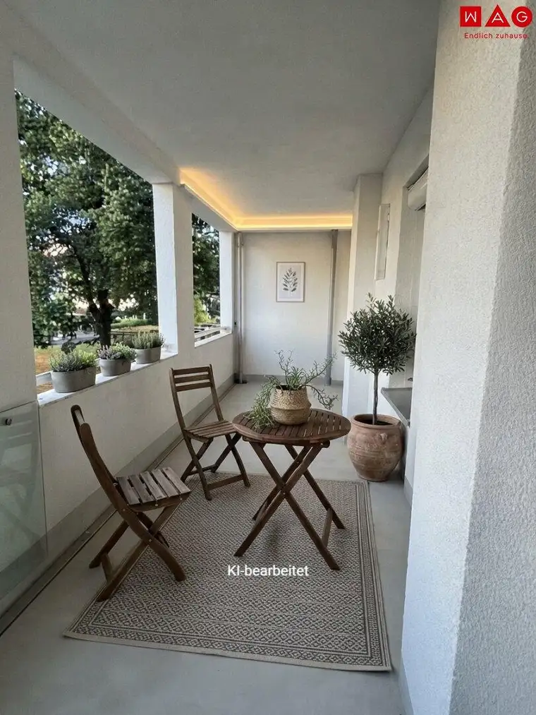 Moderne und gut geschnittene 3-Zimmer-Wohnung mit dem Vorteil einer Luxusloggia (13,90 m²) und eigenem Parkplatz!