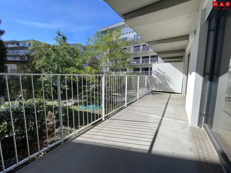 Attraktive Wohnung mit großem Balkon in den Innenhof!