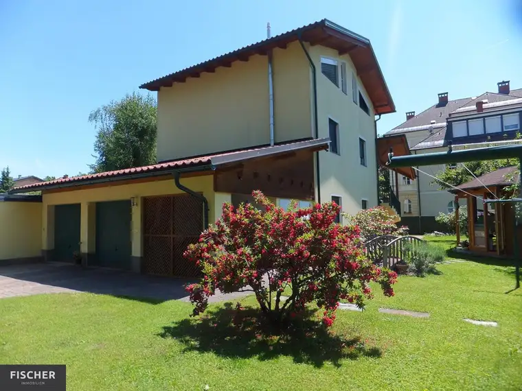 Wohnen und arbeiten, oder wohnen und vermieten. Wohnhaus mit drei Wohneinheiten!