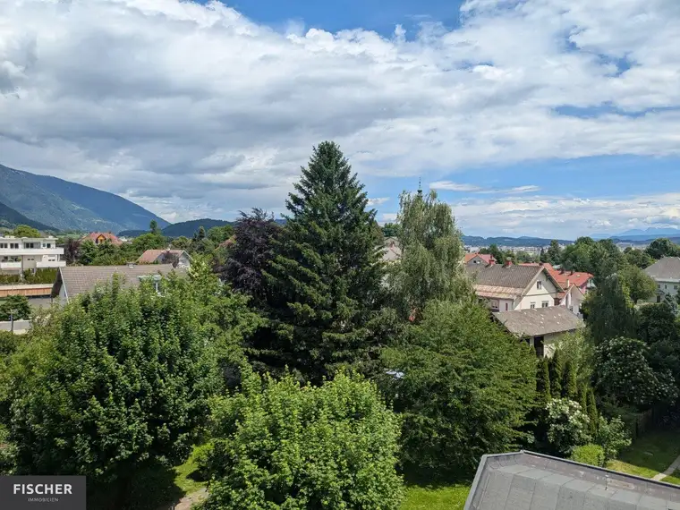 Geräumige Eigentumswohnung zentral und mit Aussicht