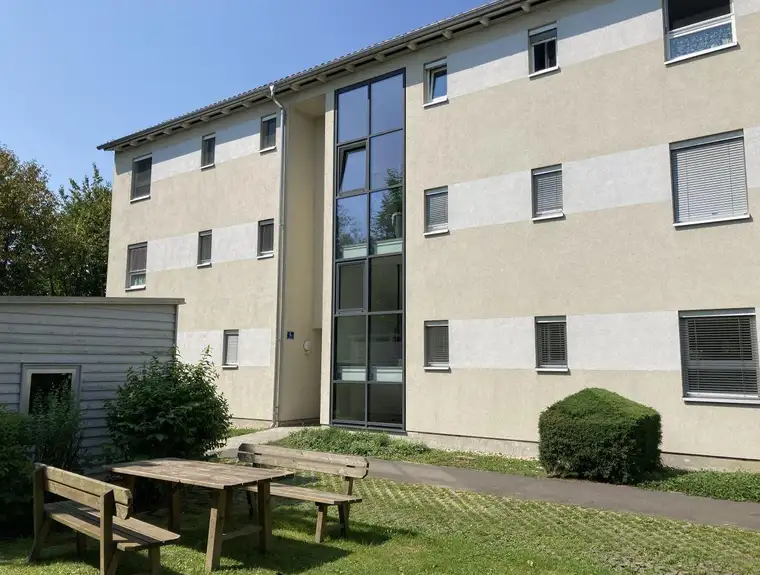 Lichtdurchflutete 3-Zimmer-Wohnung mit Balkon und Tiefgaragenplatz - geförderte Miete ODER geförderte Miete mit Kaufoption - 3 Zimmer 