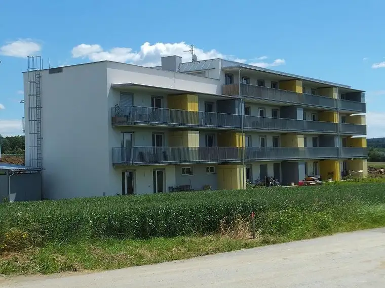 TOP LAGE - 3-Zimmer-Wohnung mit MEGA-Balkon und Carportparkplatz - geförderte Miete ODER geförderte Miete mit Kaufoption - 3 Zimmer 