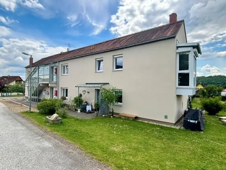 Wundervolle 3-Zimmer-Maisonette-Wohnung mit Terrasse und Parkplatz - geförderte Miete ODER geförderte Miete mit Kaufoption - 3 Zimmer 
