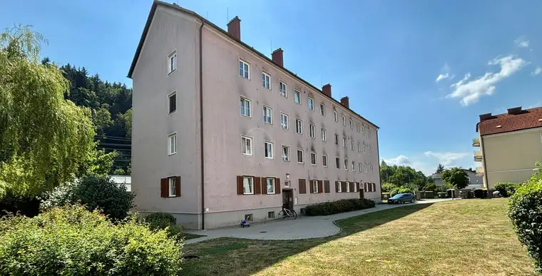Schöne 2-Zimmer-Wohnung mit Küche zu vermieten - geförderte Miete - 2 Zimmer 