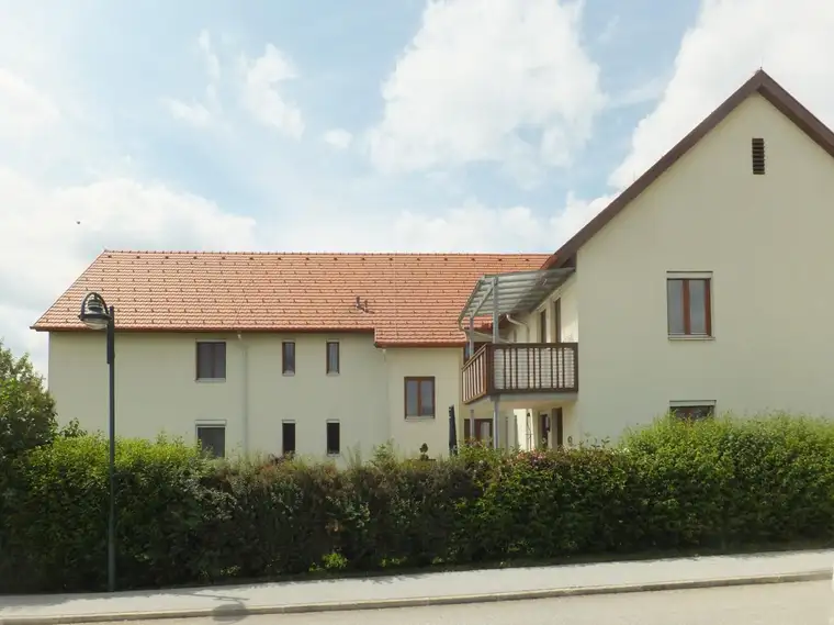 NEUE KÜCHE - Gut aufgeteilte 4-Zimmer-Wohnung mit Balkon und Carportparkplatz - geförderte Miete ODER geförderte Miete mit Kaufoption - 4 Zimmer 