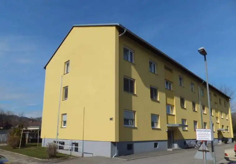 Helle 3-Zimmer-Wohnung im 2. Obergeschoss - geförderte Miete - 3 Zimmer 