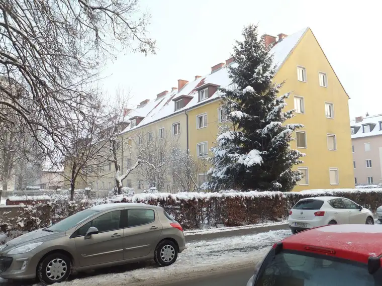 Zentrale 2-Zimmer-Wohnung - Miete - 2 Zimmer 