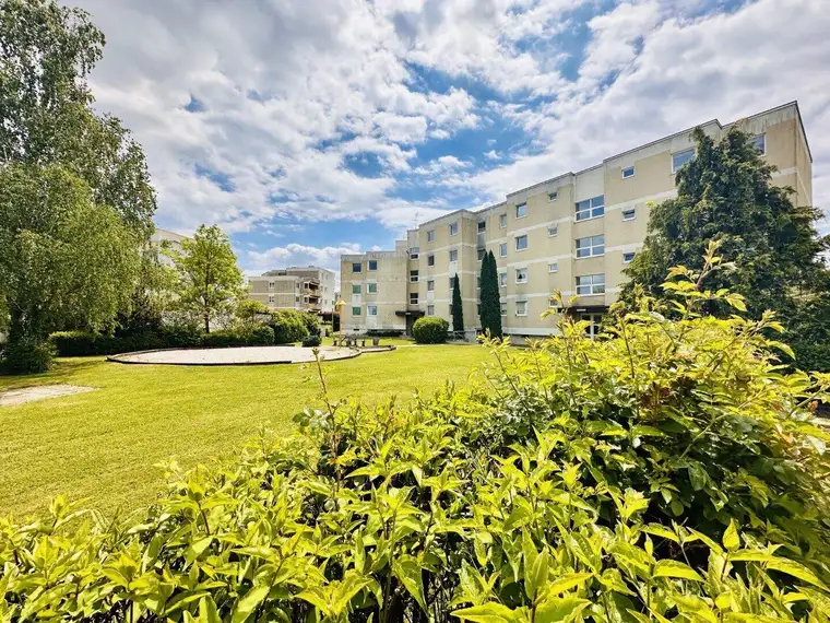 Großzügige Eigentumswohnung mit Loggia in ruhiger Lage von Ternitz – 124 m² Wohnfläche, 2 Stellplätze, perfekt für Familien oder Anleger
