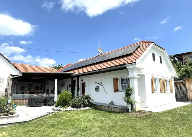 Antikes Bauernhaus im mediterranen Landhausstil top saniert – Verwirklichen Sie Ihren Traum vom Leben mit Tradition und dem Lebenskomfort der Moderne!