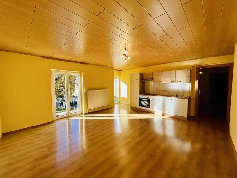 Schöne Mietwohnung mit zwei Balkonen in Payerbach!