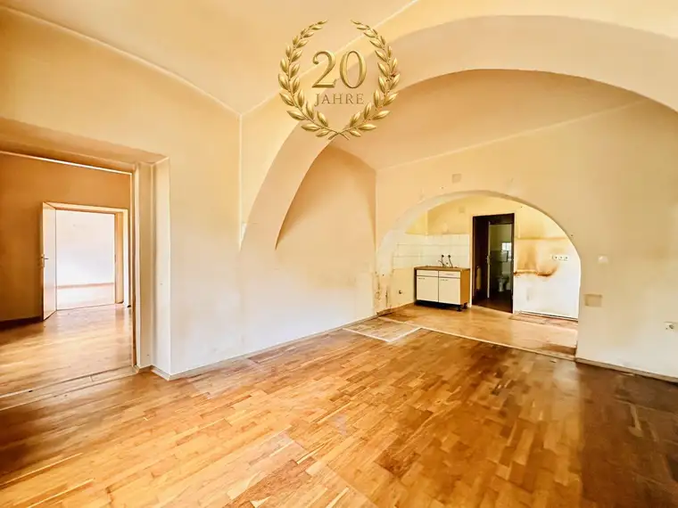 Sanierungsbedürftige Erdgeschosswohnung mit Gartenzugang im Zentrum von Reichenau an der Rax – 65 m² mit viel Potenzial