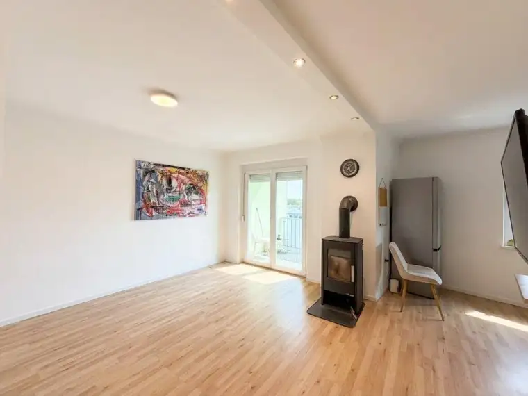 Helle Eigentumswohnung mit 2 Schlafzimmer in Ternitz!