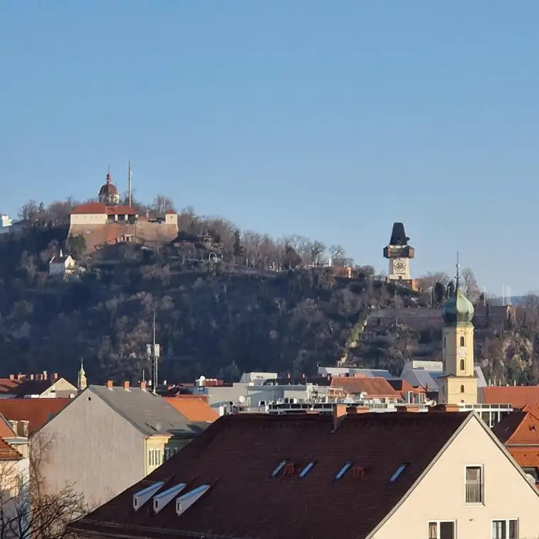 EXKLUSIVE STADTRESIDENZ MIT SCHLOSSBERGBLICK