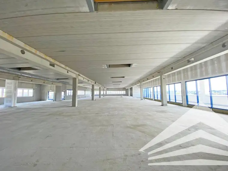 1600 m² Bürofläche auf einer Ebene Nähe PlusCity! Ausbau nach Wunsch!