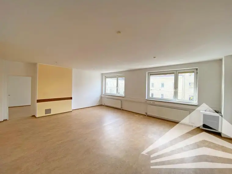 140 m² Wohnung (7 Zimmer!) an der Wienerstraße zu verkaufen!