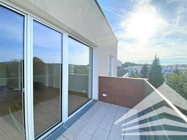 "BHome" - Großzügige 2-Zimmer Wohnung mit Balkon &amp; Blick in's Grüne!