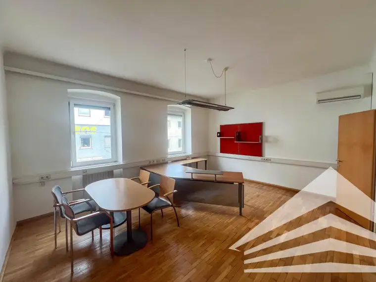 Gratis Umzugsmonat! Sofort starten! 100 m² Bürofläche in Urfahr zu vermieten!