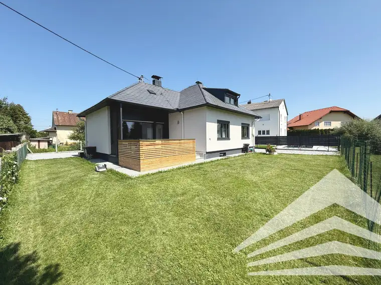 Familientraum - umfassend renoviertes Haus mit Keller in Paschinger Grünlage!