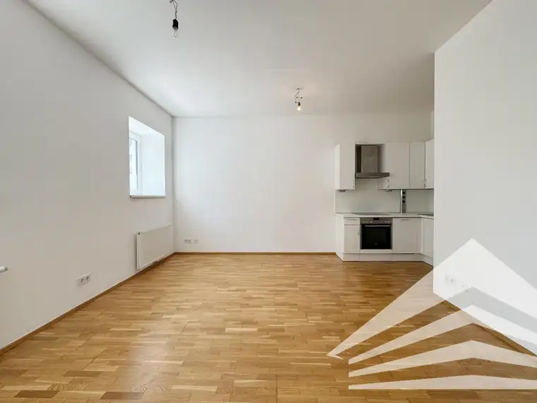 Renovierte 2 Zimmer-Altbauwohnung mit Küche - Nähe Herz-Jesu-Kirche