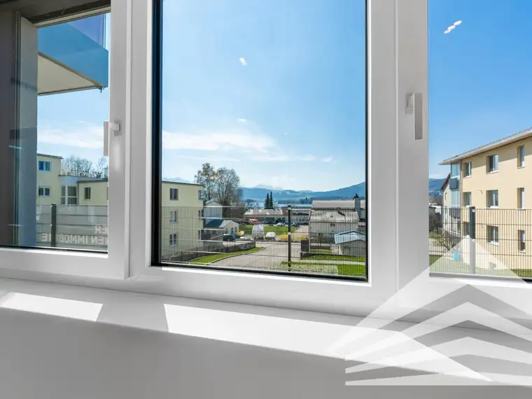 Familien-Gartentraum mit Seeblick am prominenten Traunsee-Ostufer