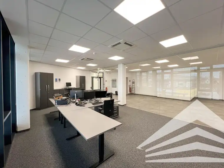 750m² Bürofläche im modernen Steyregg Business &amp; Medical Center an der B 3!