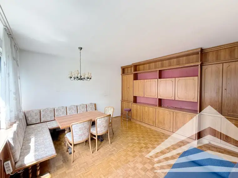 Leondinger Bestlage! Sanierungsbedürftige 2-3 Zimmerwohnung mit Garage!