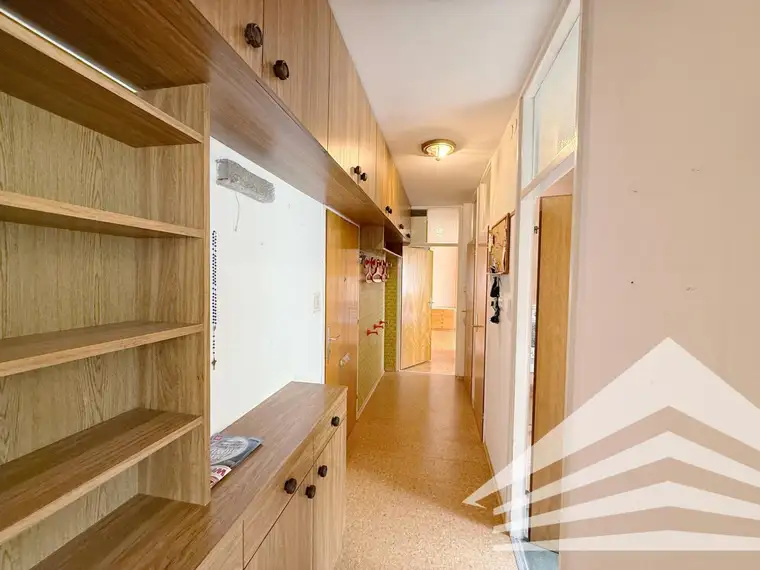 Leondinger Bestlage! Sanierungsbedürftige 2-3 Zimmerwohnung mit Garage!