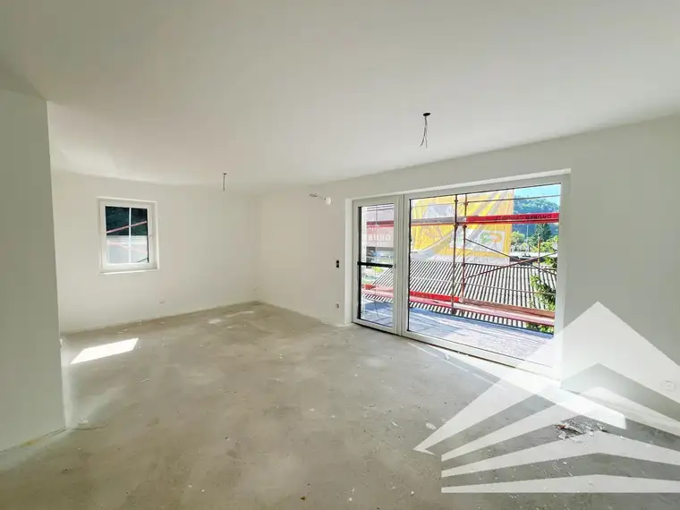 Lichtdurchflutete 3-Zimmer Wohnung mit großem Balkon in Puchenau!