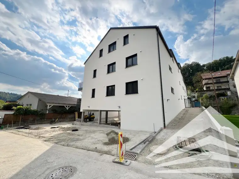 Perfekt aufgeteilte 2-Zimmer Wohnung mit großem Balkon in Puchenau!