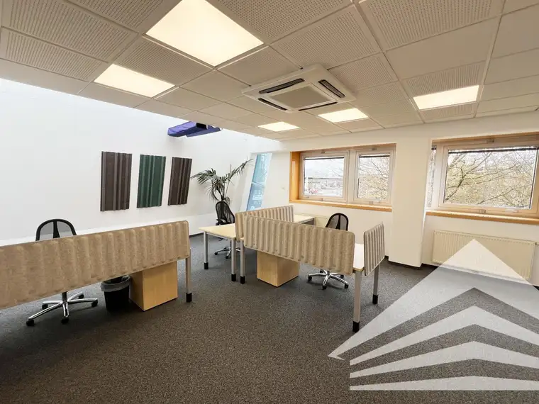 600 m² teilmöblierte Bürofläche zum sofortigen Bezug im Südpark!