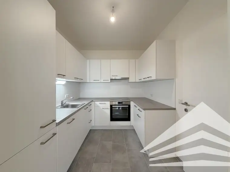 Neu sanierte 3 Zimmerwohnung mit Küche in bester Innenstadtlage - Nähe Landstraße