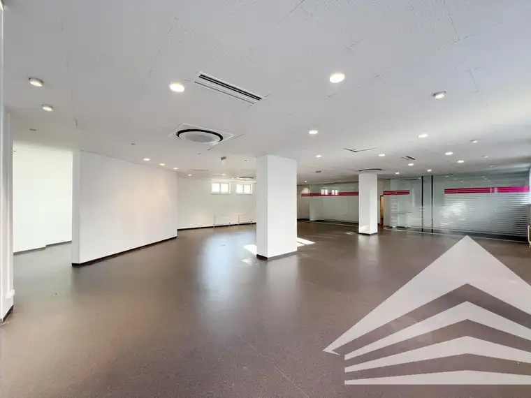 300 m² Geschäftslokal im Herzen von Urfahr!