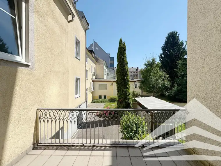 Klimatisierte 4-Zimmer Wohnung mit Küche &amp; Balkon in LINZ-URFAHR!