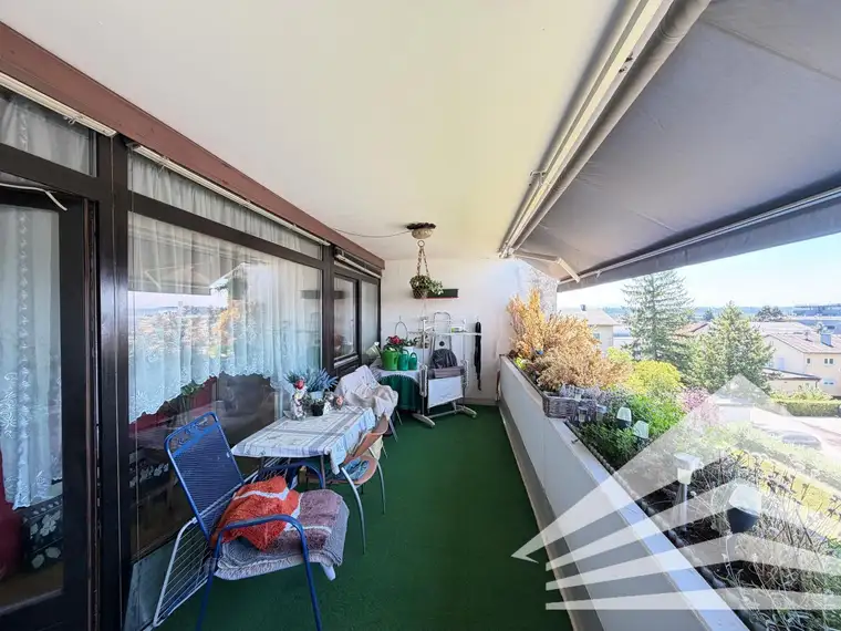 4 Raumwohnung mit großer Loggia und Parkplatz in Hörsching!