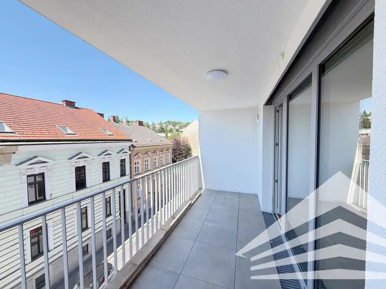 ERSTBEZUG: 3 Zimmerwohnung mit großer Loggia in Bestlage Urfahr