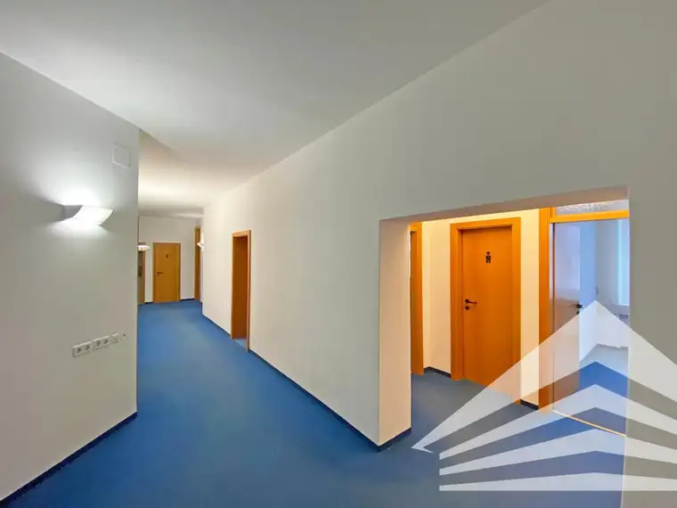 Sofort beziehbares Büro nähe Hauptbahnhof mit Balkon!