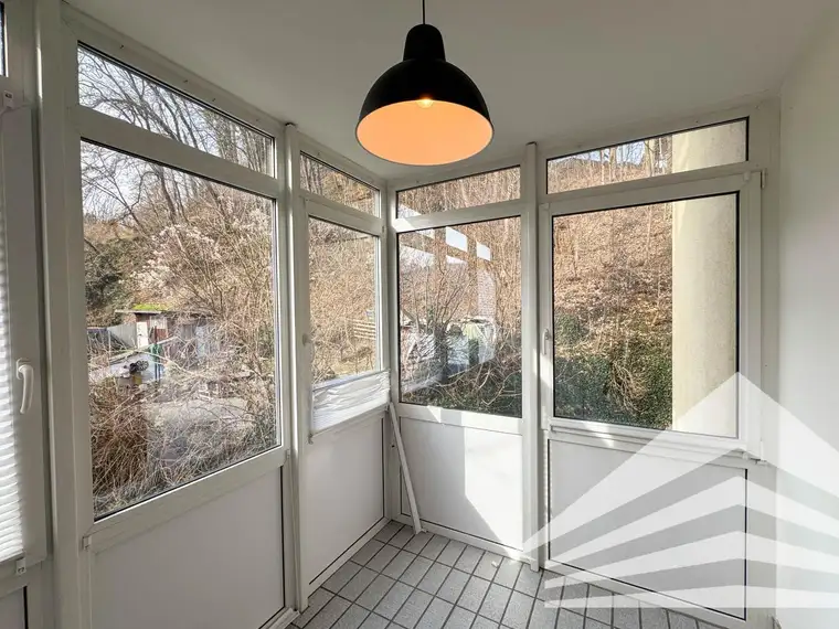 Tolle 2-Zimmer Wohnung mit Wintergarten in Linz-Urfahr - ein Tiefgaragenplatz inklusive!
