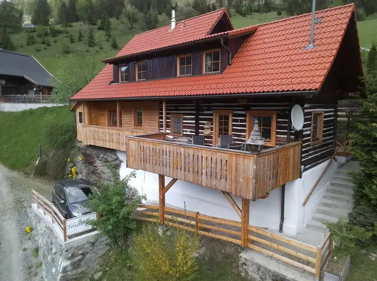 CHALET FÜR 7 – 8 PERSONEN IN KÄRNTEN MIT UNVERBUNDENER AUSSICHT In der Nähe der Ski- und Wandergebiete Bad Kleinkirchheim &amp; Turracher Höhe!