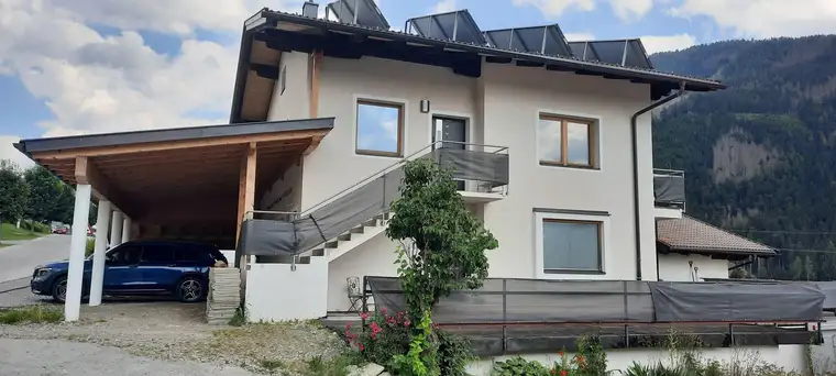 Neu saniertes Mehrfamilienhaus in Strassen zu verkaufen